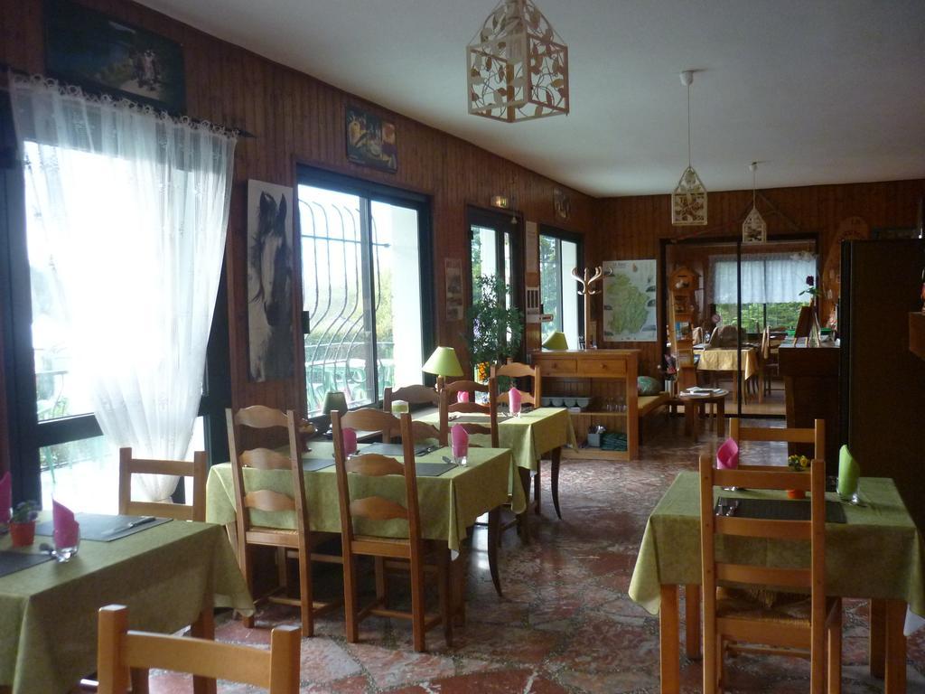 Hotel Restaurant La Chaumiere Du Lac Clairvaux-les-Lacs Buitenkant foto