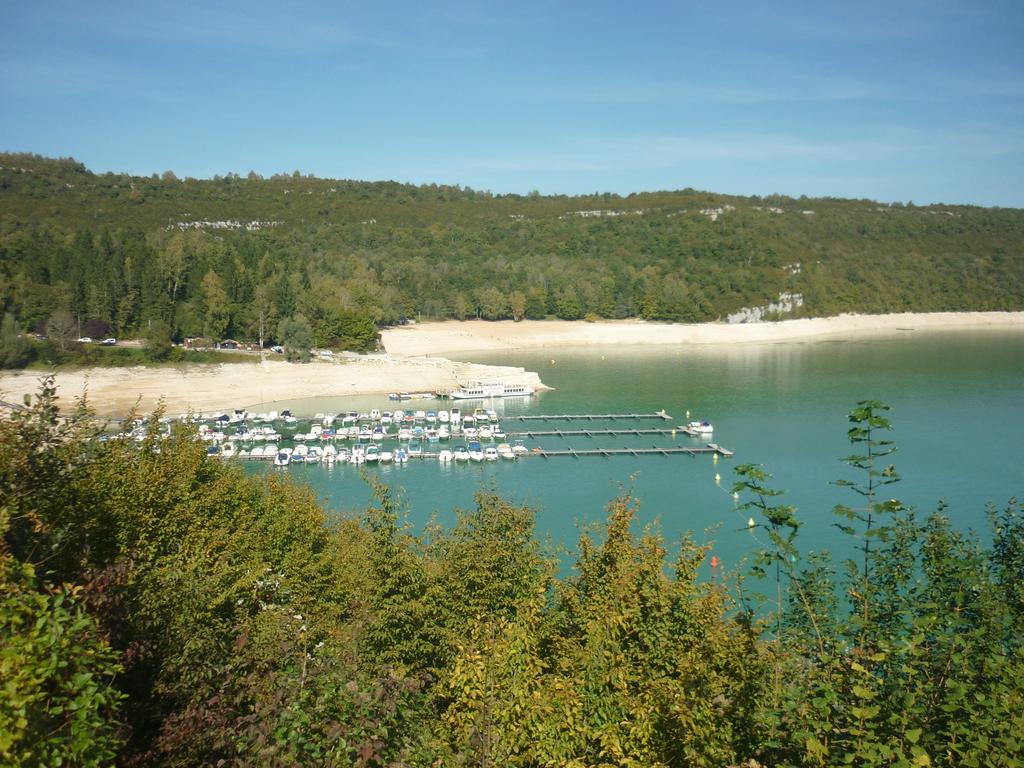 Hotel Restaurant La Chaumiere Du Lac Clairvaux-les-Lacs Buitenkant foto