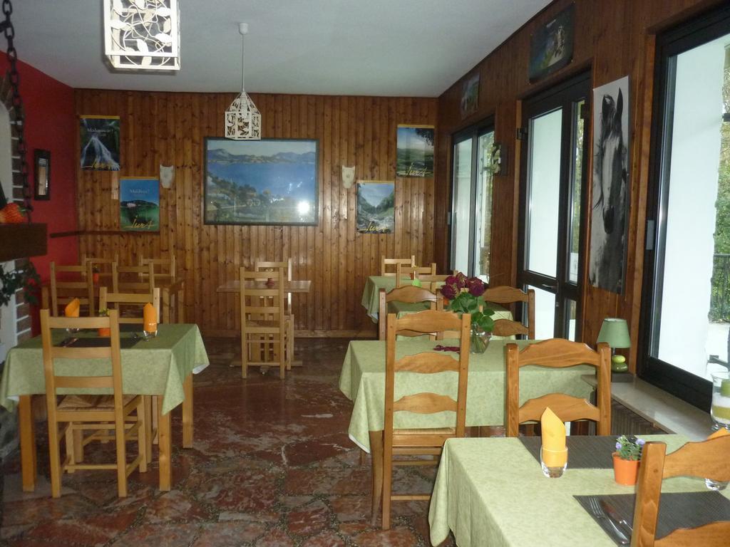 Hotel Restaurant La Chaumiere Du Lac Clairvaux-les-Lacs Buitenkant foto