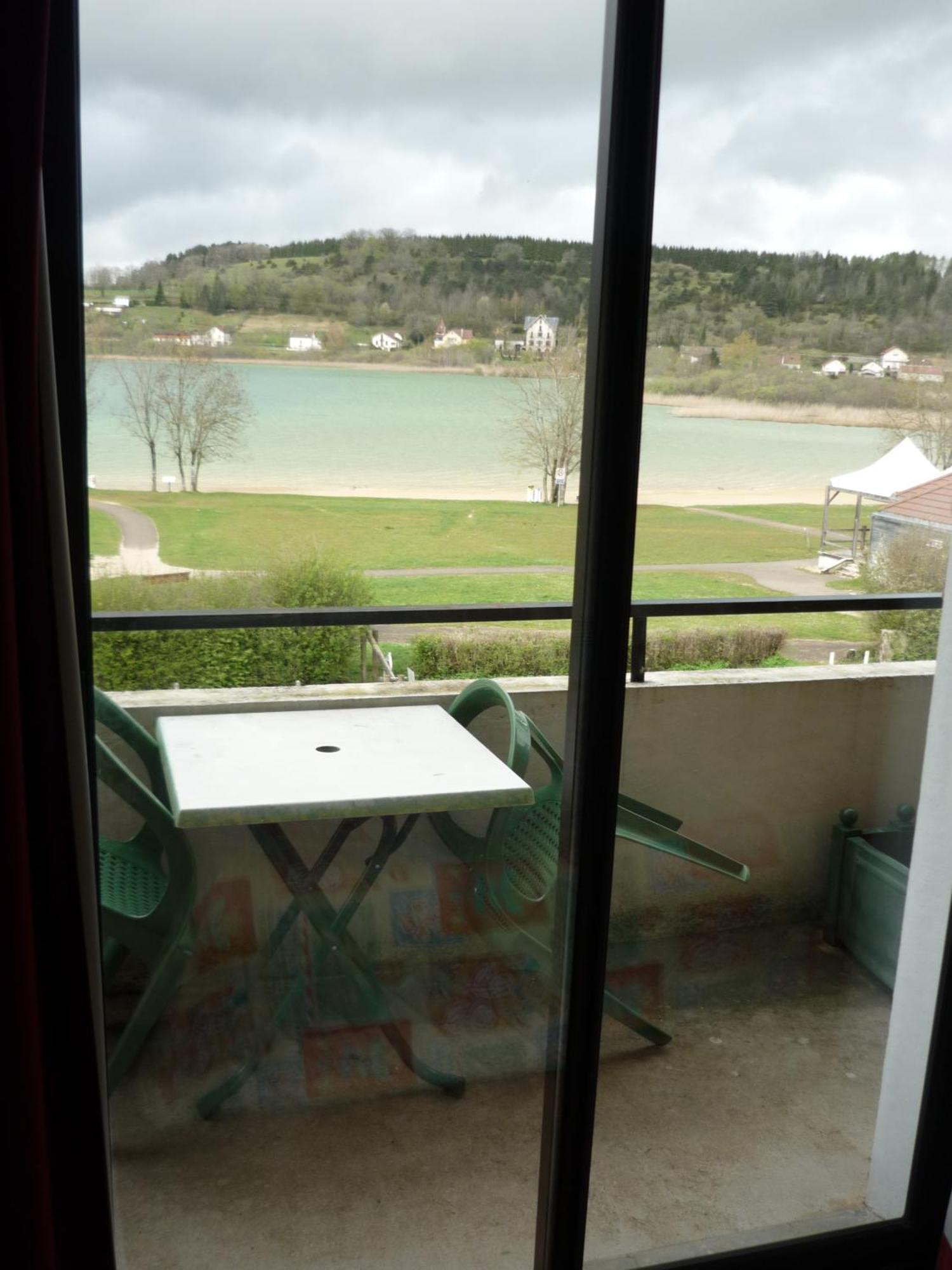 Hotel Restaurant La Chaumiere Du Lac Clairvaux-les-Lacs Buitenkant foto