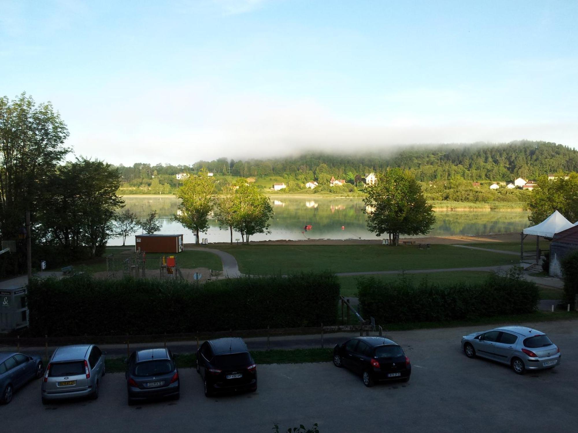 Hotel Restaurant La Chaumiere Du Lac Clairvaux-les-Lacs Buitenkant foto