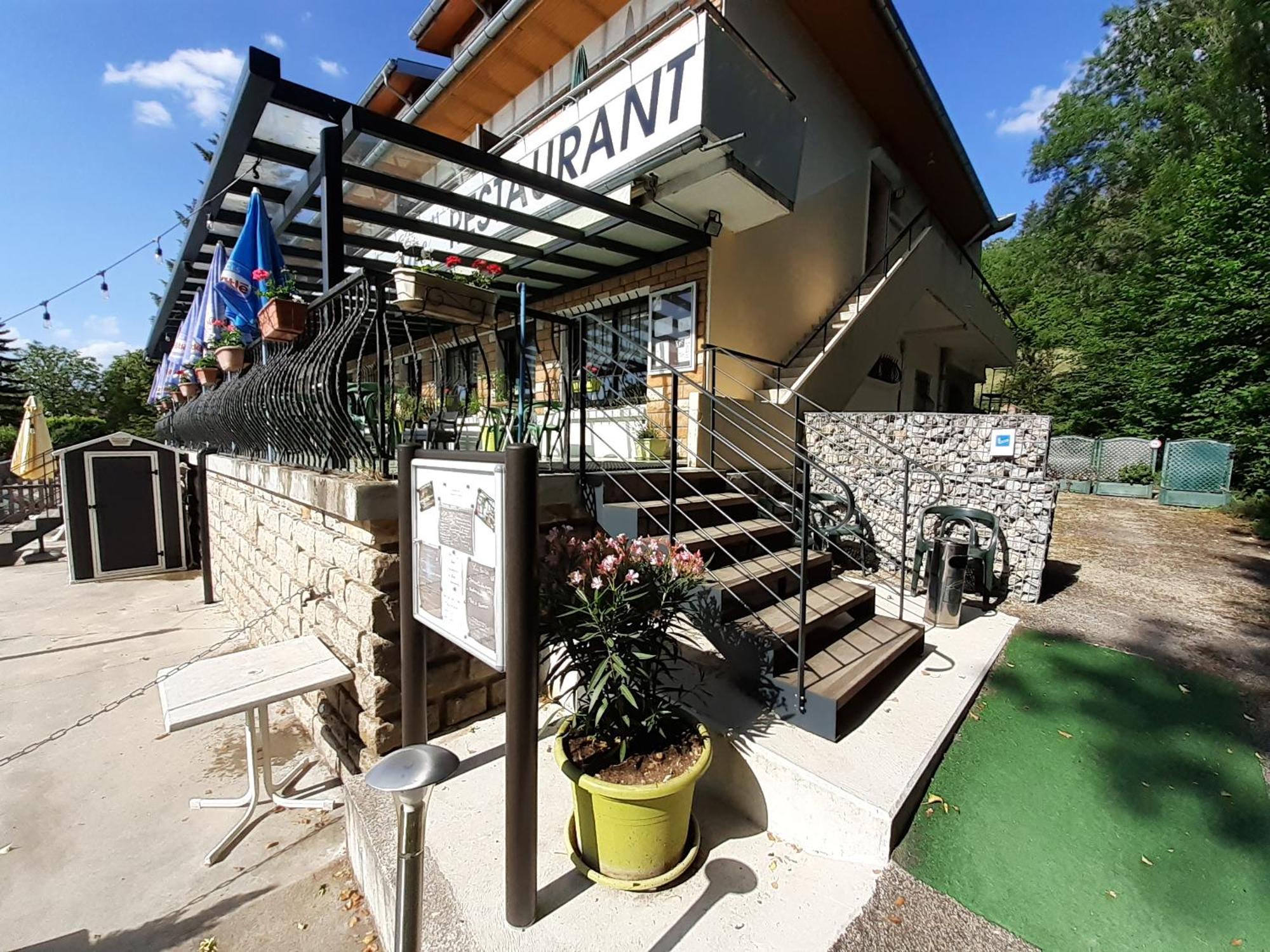 Hotel Restaurant La Chaumiere Du Lac Clairvaux-les-Lacs Buitenkant foto